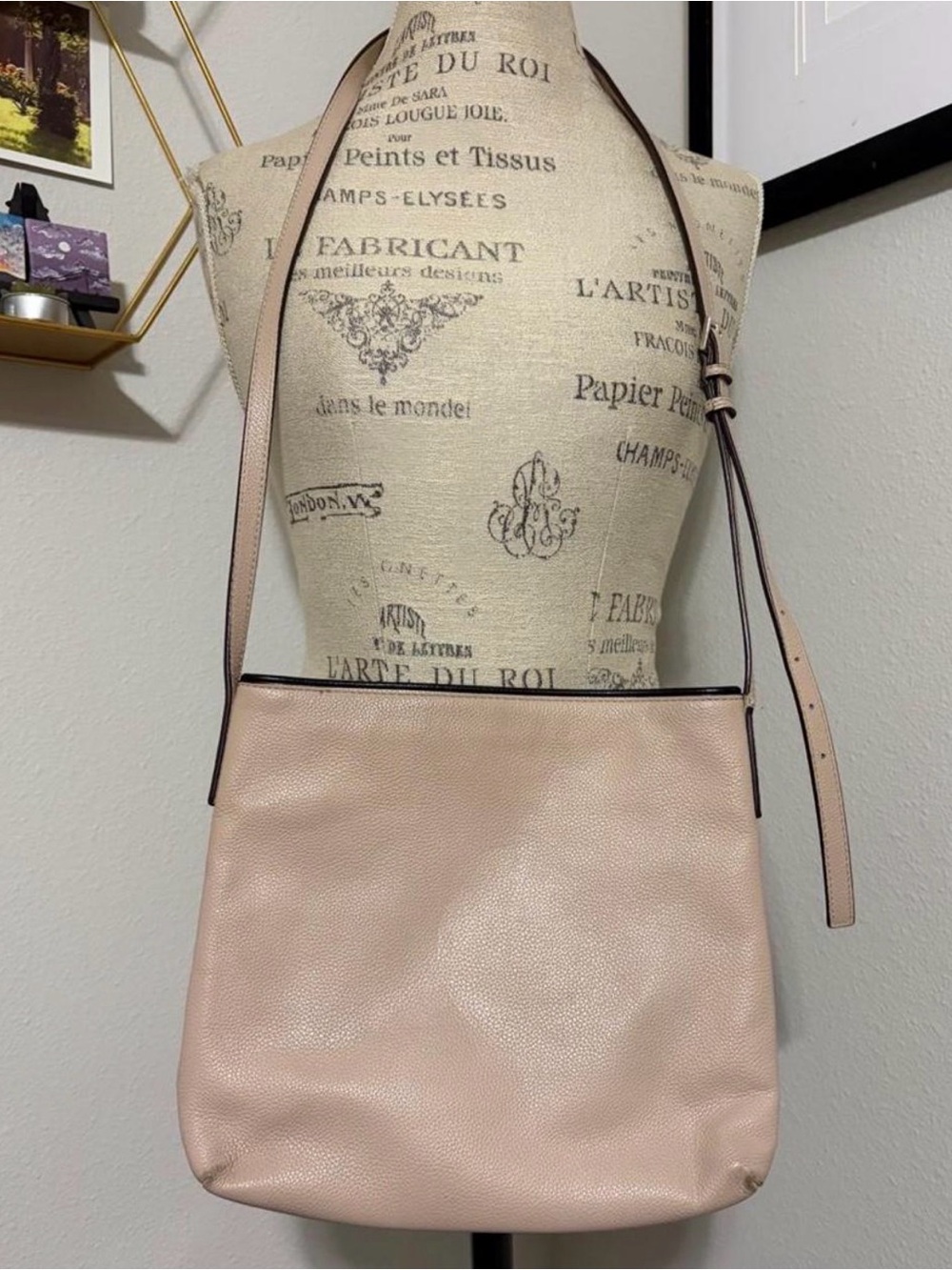 kate spade blush pink pebbled leather crossbody with black tassel - Picture 2 of 6